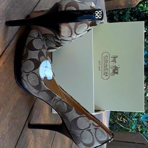 Coach heels worn once. Classics